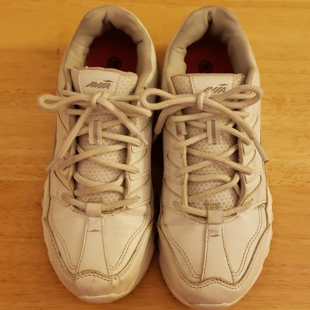 Ladie's sneakers